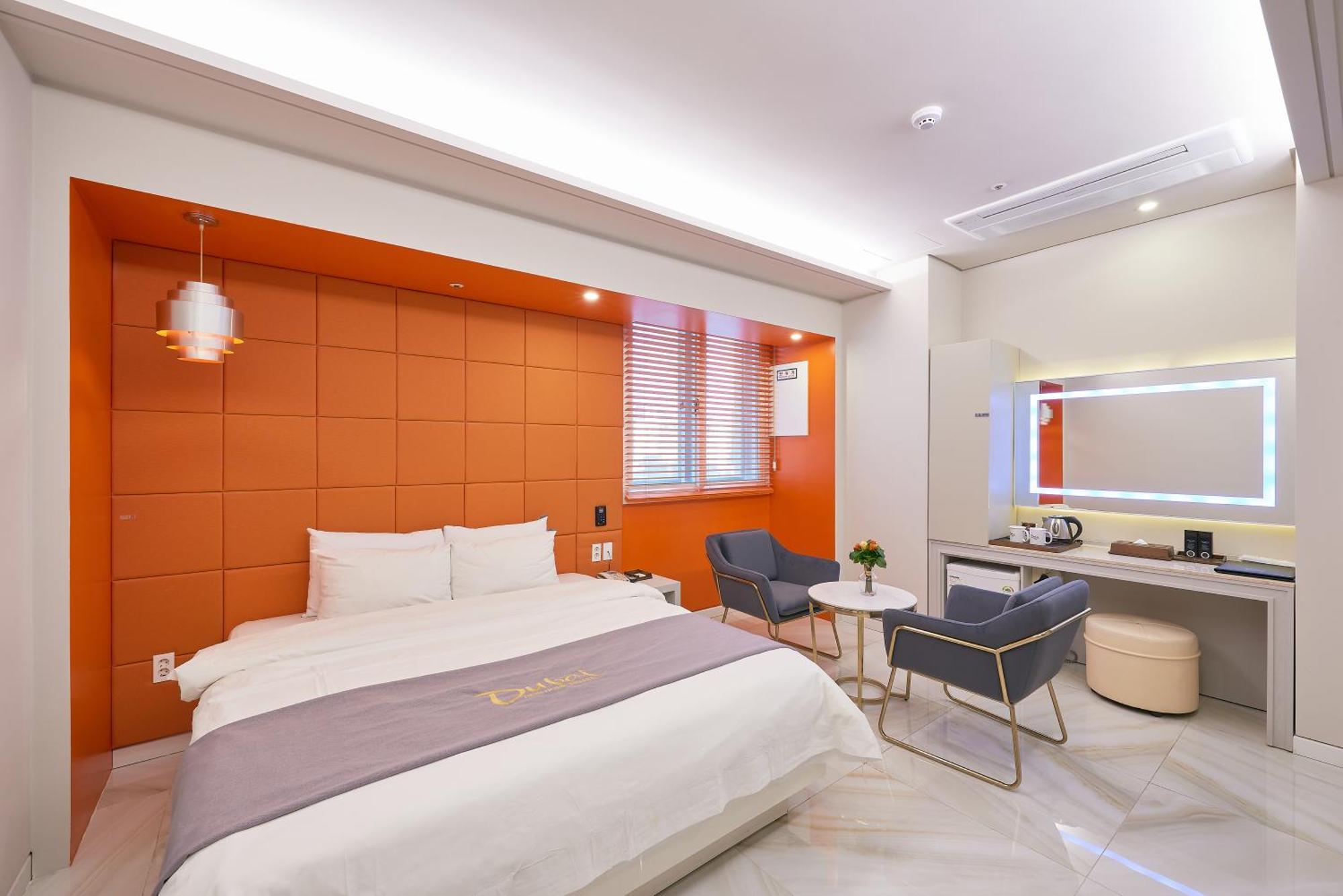 Dubai Hotel Gwangju Metropolitan City Екстериор снимка