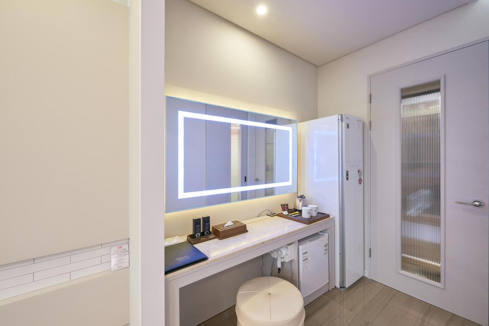 Dubai Hotel Gwangju Metropolitan City Екстериор снимка