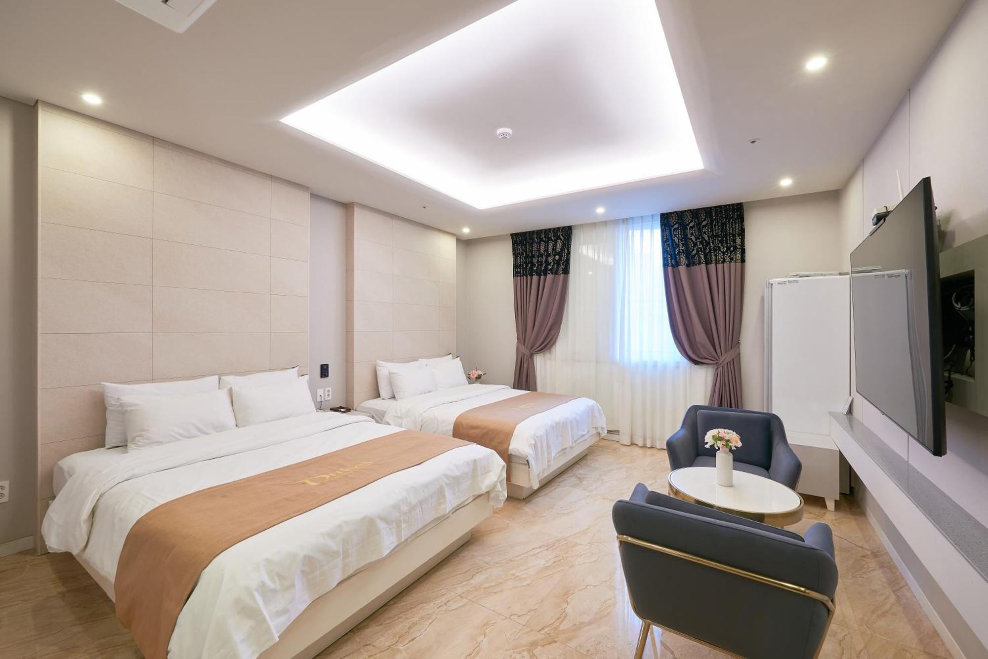 Dubai Hotel Gwangju Metropolitan City Екстериор снимка