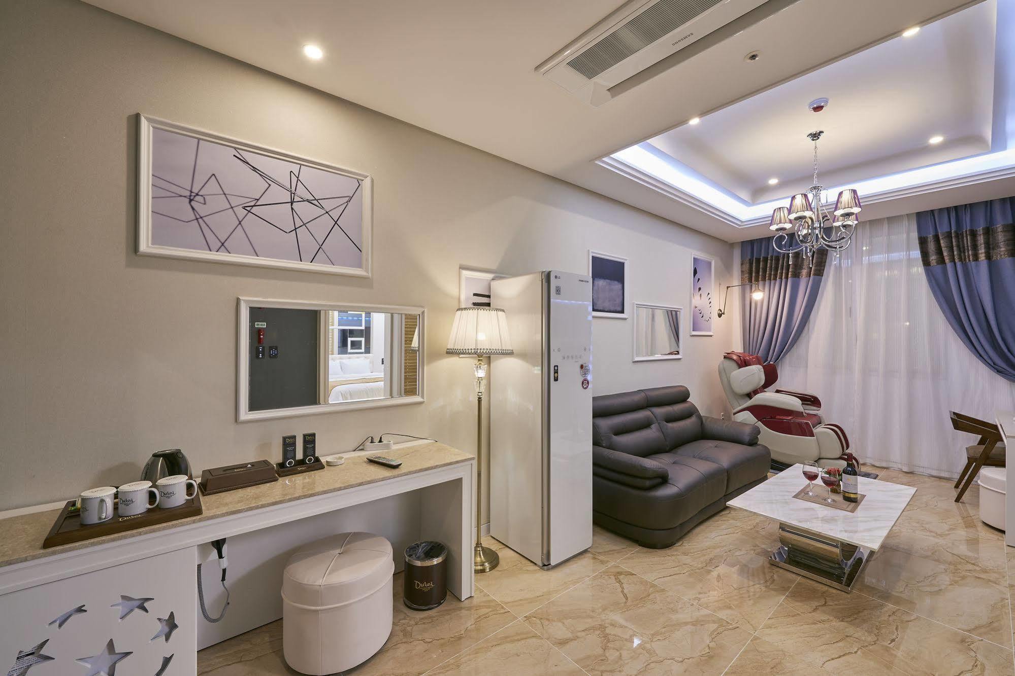 Dubai Hotel Gwangju Metropolitan City Екстериор снимка